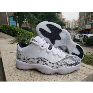 Air Jordan 11 Low SE Snakeskin Light Bone Shoes