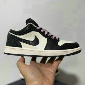 Nike Air Jordan 1 SE Iced Carmine Shoes