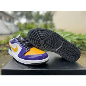 Nike Air Jordan 1 SE Shoes
