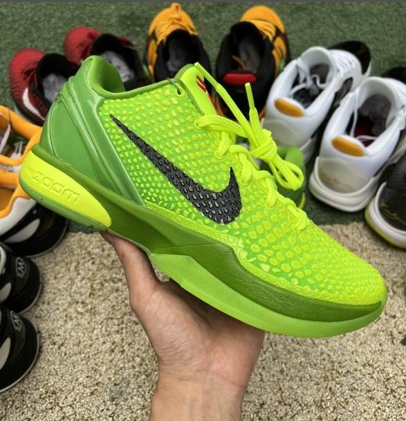 Nike green kobe Grinch