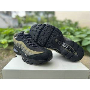 UNDEFEATED × Nike Air Max 95 SP Shoes